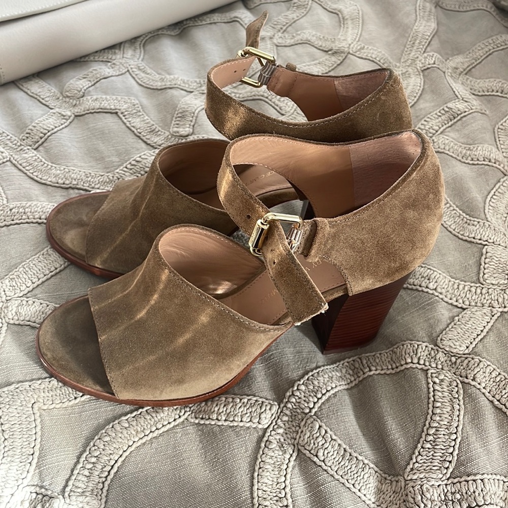 Vince Camuto Signature Tan Suede Block Heel Size 8 US 38 EU